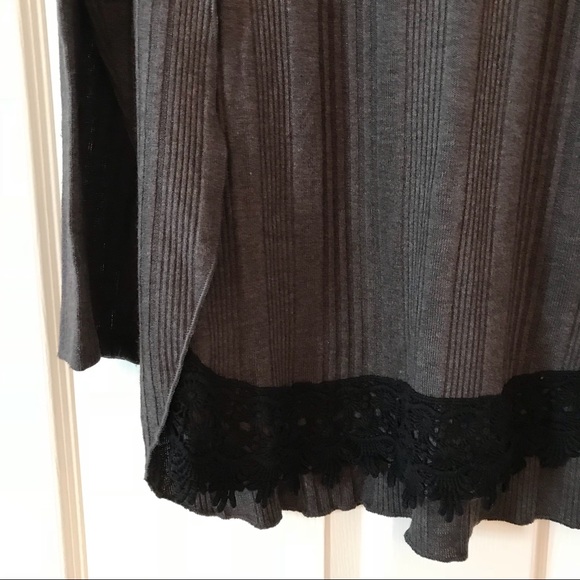 Style & Co Tunic With Lace - Picture 3 of 4